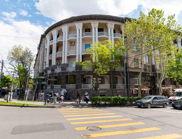 3-senyakanoc-bnakaran-vacharq-Yerevan-Center