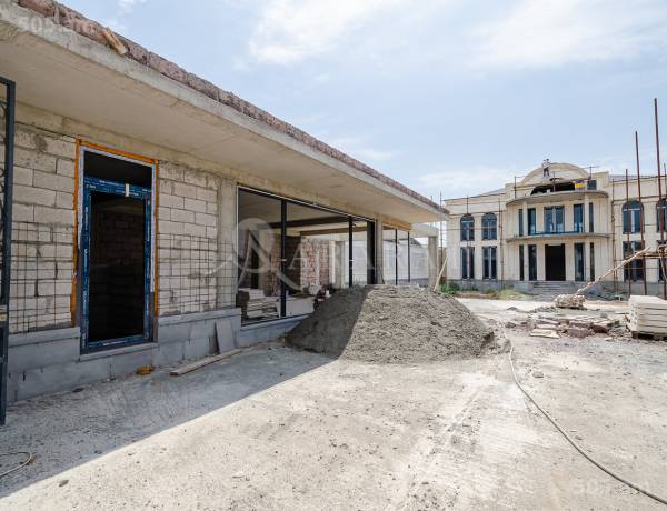 arandznatun-vacharq-Yerevan-Achapnyak
