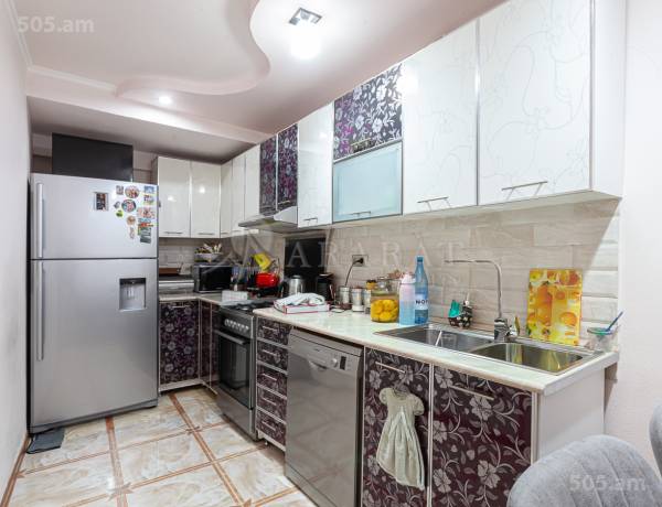 arandznatun-vacharq-Yerevan-Center